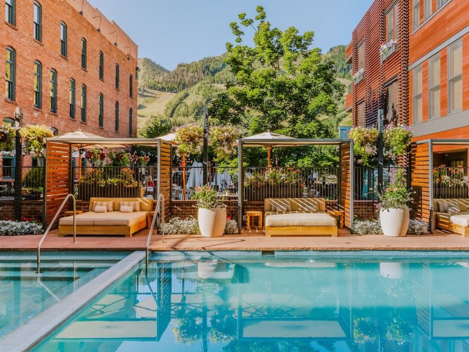 Hotel Jerome, Auberge Collection